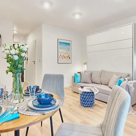 Golden Hour Apartments- Plac Slowianski 26 슈비노우이스쳬
