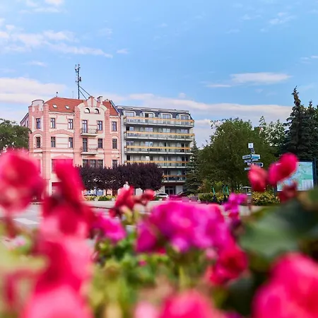 Golden Hour Apartments- Plac Slowianski 26 アパート